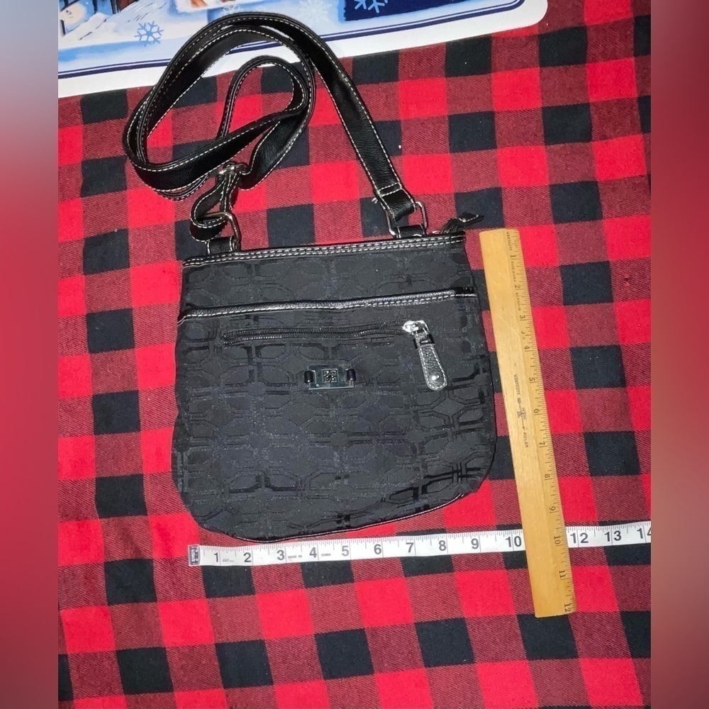 Black Shoulder Bag Medium Size in Excellent New Condition Generous Room! - Picture 7 of 8